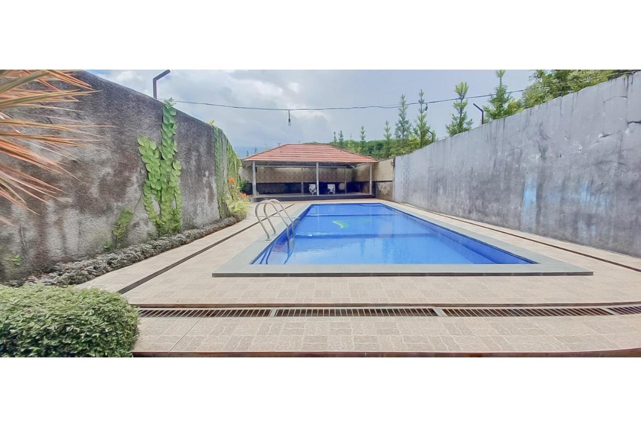 Hotel Sri Indrawati Puncak Mitra Reddoorz Bogor Exterior photo